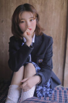 霓虹灯下的哨兵